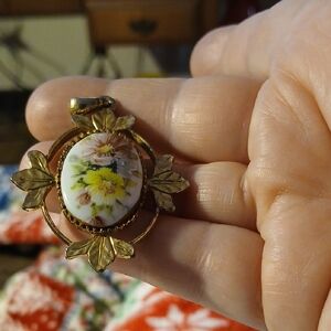 Floral Gold Tone Pendant